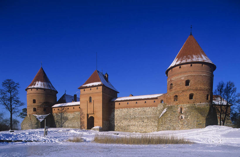 无人,横图,室外,白天,雪,建筑,冬天,城镇,历史,天空,摄影,要塞,哥特式风格,万里无云,立陶宛共和国,特拉凯,彩图,旅行,波罗的海三国