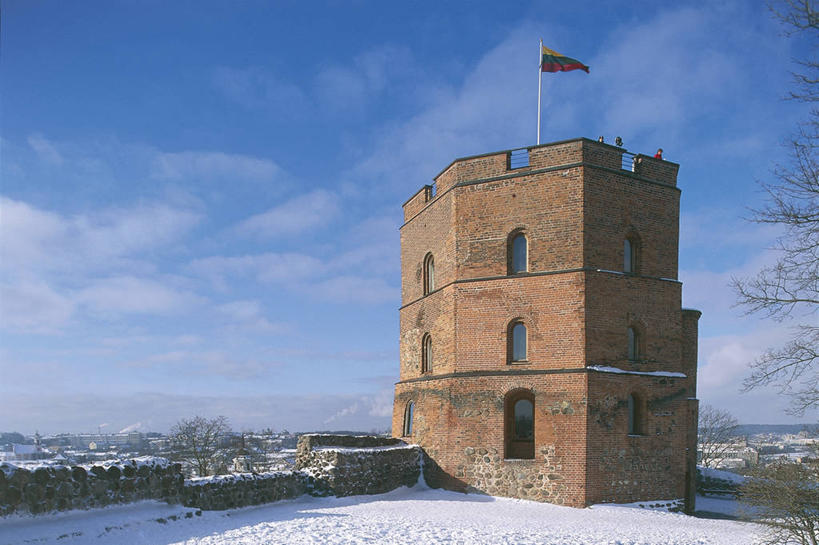 无人,横图,室外,白天,安全,雪,建筑,旗帜,欧洲,符号,冬天,古城,塔,联合国,首都,摄影,将军,立陶宛共和国,维尔纽斯,自然地理,彩图,波罗的海三国,联合国教科文组织