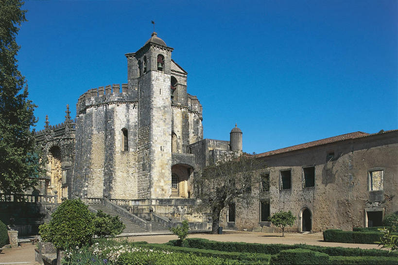 无人,教堂,横图,建筑,葡萄牙,欧洲,节日,联合国,文化,树,祈祷,健康,许愿,摄影,宗教,信仰,纪念,祈求,基督教,天主教,修道院,信念,伊比利亚半岛,神学院,修院,隐修院,自然地理,平安,彩图,托马尔,联合国教科文组织