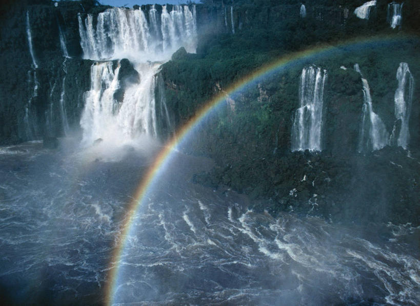 无人,横图,室外,白天,彩虹,河流,美景,瀑布,水,巴西,阿根廷,地形,景观,流水,风景,自然,地标建筑,景色,南美,摄影,环境,国家公园,自然风光,伊瓜苏瀑布,光谱,自然地理,岩石,彩图,郊野公园