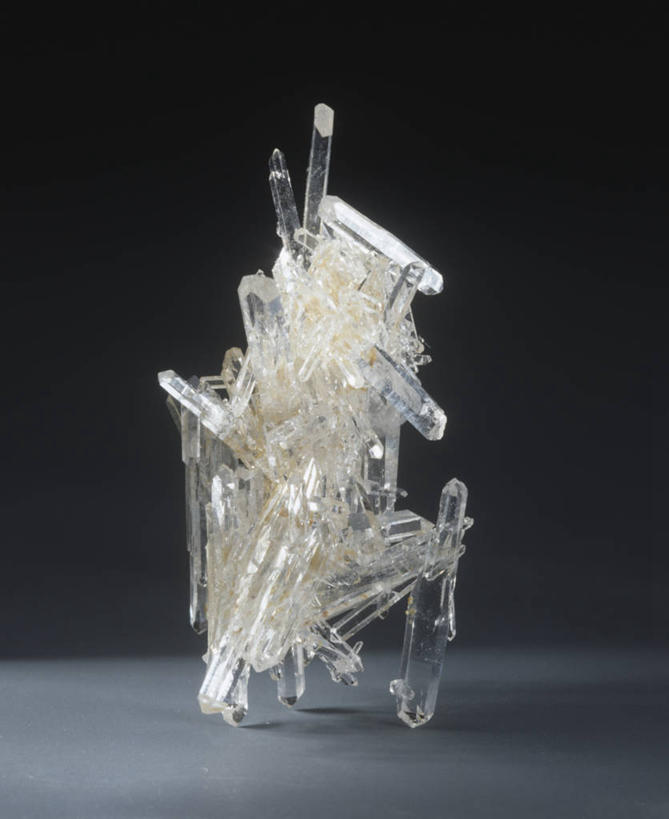 无人,竖图,透明,白色,自然,摄影,锋利,尖锐,石英,地质学,矿物质,岩石,彩图,影棚拍摄