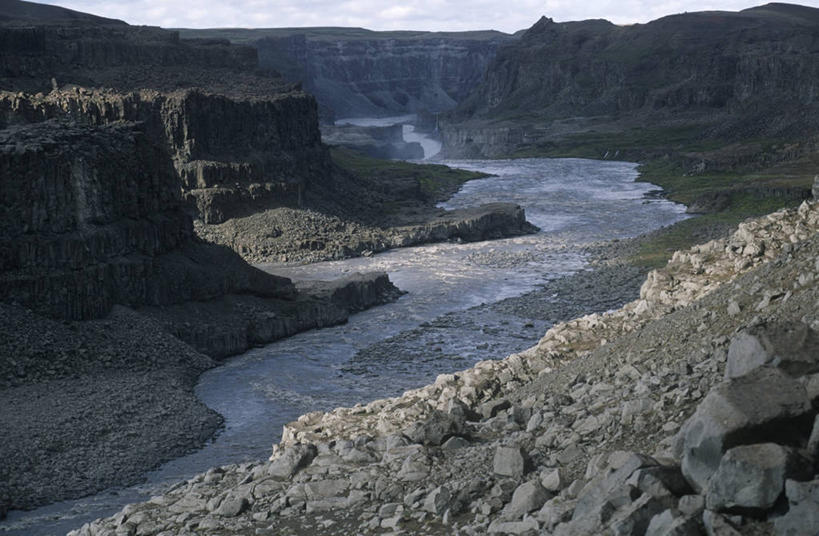 无人,横图,室外,白天,旅游,度假,时尚,河流,美景,瀑布,水,欧洲,冰岛,地形,景观,流水,娱乐,风景,自然,享受,休闲,t台,景色,放松,摄影,环境,国家公园,自然风光,北欧,将军,冰岛共和国,黛提瀑布,时装表演,时装秀,t型台,走秀,自然地理,岩石,彩图,郊野公园