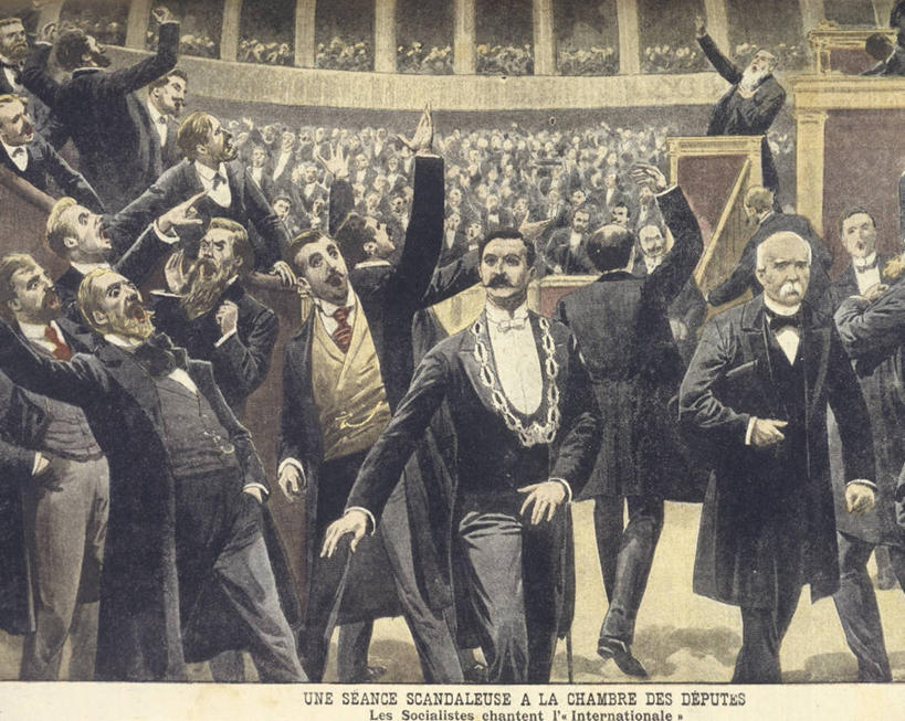 西方人,成年人,人群,站,举,横图,插画,室内,白天,数码,科技,法国,欧洲,欧洲人,阴影,套装,正装,庆祝,网络,文字,许多人,高光,几何,计算机图形,合成,图画,历史,画,衣服,托,一群人,摄影,英文字母,支撑,电脑合成图,数码合成图,合成图,政治,漫画,将军,中欧,议会大楼,写实,具体,具象,男人,白种人,举起,举手,举着,向上举,向上伸,向上托,彩图,社会党