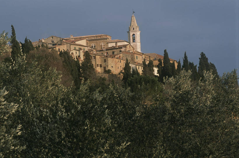 无人,横图,室外,仰视,日落,森林,山,建筑,意大利,乡村,城镇,历史,树,黄昏,地标建筑,摄影,南欧,意大利文化,托斯卡纳区,皮恩札,彩图,低角度拍摄,旅行