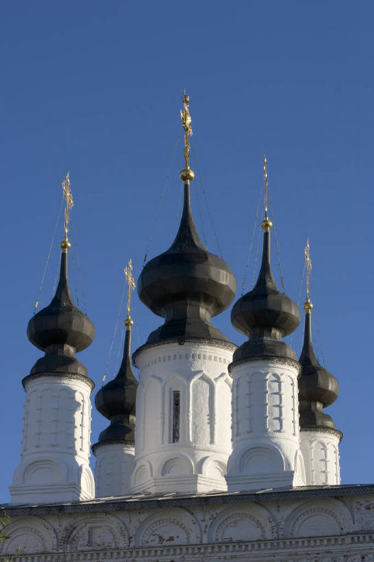 无人,教堂,竖图,室外,白天,建筑,俄罗斯,节日,塔,文化,顶部,天空,地标建筑,祈祷,健康,许愿,摄影,宗教,信仰,纪念,祈求,基督教,圆顶建筑,天主教,修道院,信念,将军,万里无云,东正教,神学院,修院,隐修院,平安,彩图,旅行,苏兹达尔,俄罗斯文化,时代