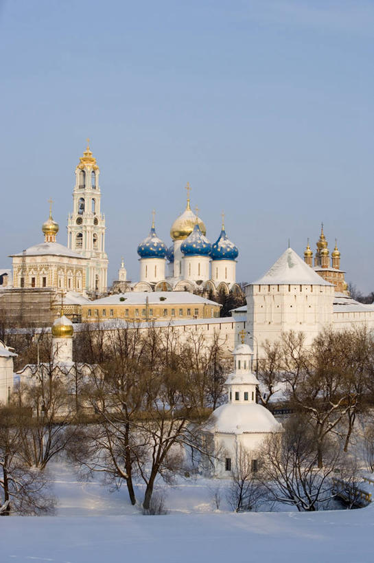 无人,教堂,竖图,室外,白天,雪,建筑,俄罗斯,冬天,尖顶,树,地标建筑,季节,摄影,宗教,基督教,圆顶建筑,宗教建筑,修道院,东正教,谢尔吉耶夫,彩图,旅行,俄罗斯文化