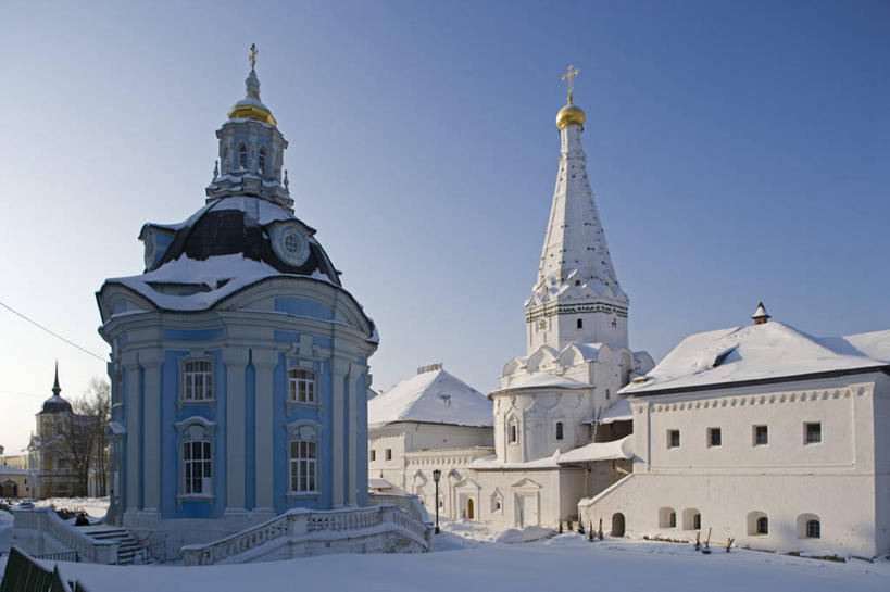 无人,教堂,横图,室外,白天,雪,建筑,俄罗斯,冬天,塔,尖顶,天空,地标建筑,季节,摄影,宗教,基督教,宗教建筑,修道院,18世纪,万里无云,东正教,谢尔吉耶夫,彩图,旅行,俄罗斯文化