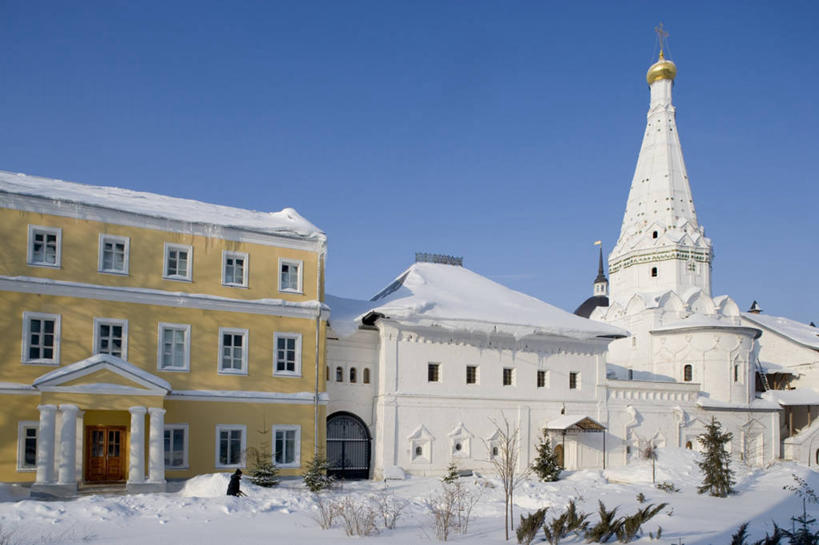 无人,医院,教堂,横图,室外,白天,雪,建筑,俄罗斯,冬天,塔,尖顶,天空,地标建筑,季节,摄影,宗教,基督教,宗教建筑,修道院,18世纪,万里无云,东正教,谢尔吉耶夫,彩图,旅行,俄罗斯文化
