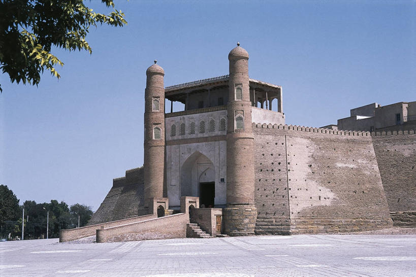 帆船,无人,横图,室外,白天,建筑,乌兹别克斯坦,大门,围墙,历史,天空,地标建筑,摄影,中亚,要塞,万里无云,古代文明,布哈拉,彩图,旅行,方舟