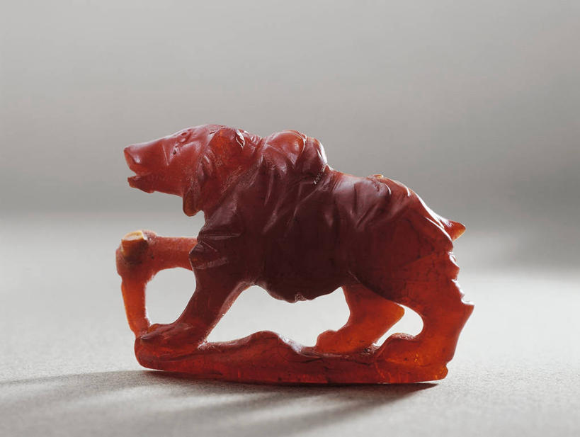 无人,横图,特写,白色背景,熊,雕塑,艺术,装饰,雕刻,雕像,琥珀,古罗马,古代,一个,红色,工艺品,摄影,单个,纪念,美术,主题,陈列,功能,美学,美术工艺,彩图,影棚拍摄