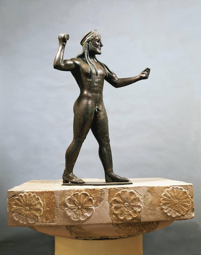 无人,站,举,竖图,雕塑,灰色背景,艺术,标志,雕像,符号,历史,标识,古代,一个,灰色,托,人体,摄影,宗教,单个,手艺,青铜,性别符号,古希腊,古代文明,灵性,美术工艺,宙斯,手臂,举起,举手,举着,向上举,向上伸,向上托,彩图,影棚拍摄,男性符号,多利安式,过去