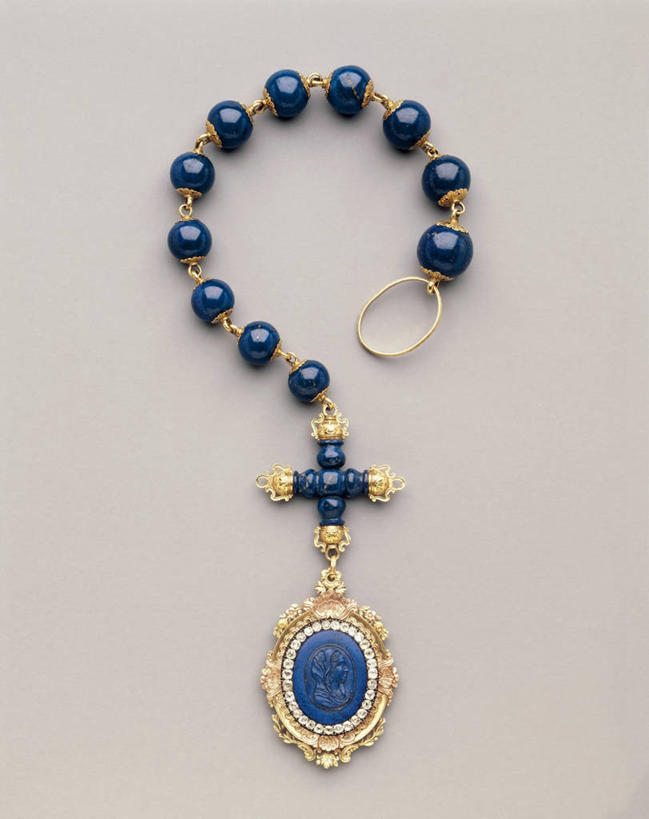 无人,竖图,珠宝,灰色背景,钻石,一个,蓝色,灰色,摄影,单个,问号,手艺,念珠,18世纪,工匠,美术工艺,念佛珠,数珠,诵珠,彩图,影棚拍摄,玫瑰经,圣母圣咏