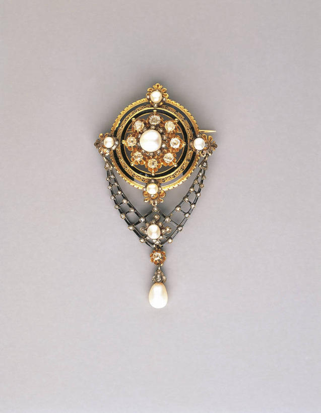 无人,竖图,珐琅,珠宝,灰色背景,珍珠,钻石,一个,灰色,摄影,单个,胸针,手艺,工匠,美术工艺,彩图,影棚拍摄