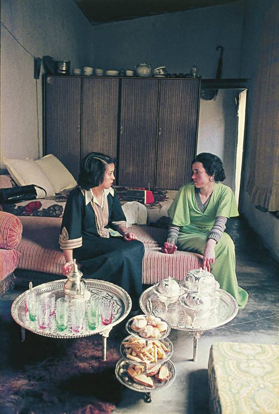 成年人,两个人,坐,吃,竖图,室内,桌子,非洲,摩洛哥,糖果,饮食,摄影,阿非利加洲,摩洛哥王国,马拉喀什,女人,彩图