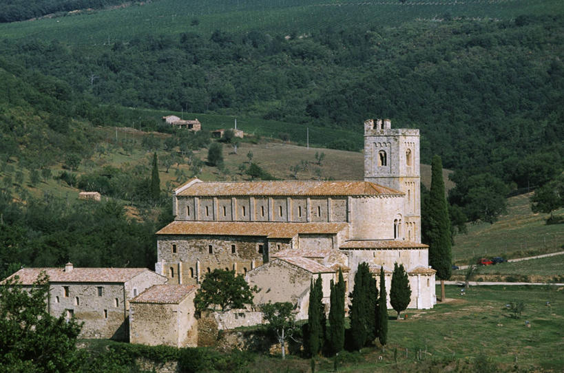 无人,横图,俯视,室外,白天,旅游,度假,美景,森林,山,建筑,意大利,景观,山谷,历史,娱乐,自然,地标建筑,享受,休闲,景色,放松,摄影,宁静,基督教,自然风光,意大利文化,托斯卡纳区,修院,彩图,高角度拍摄,蒙塔西诺