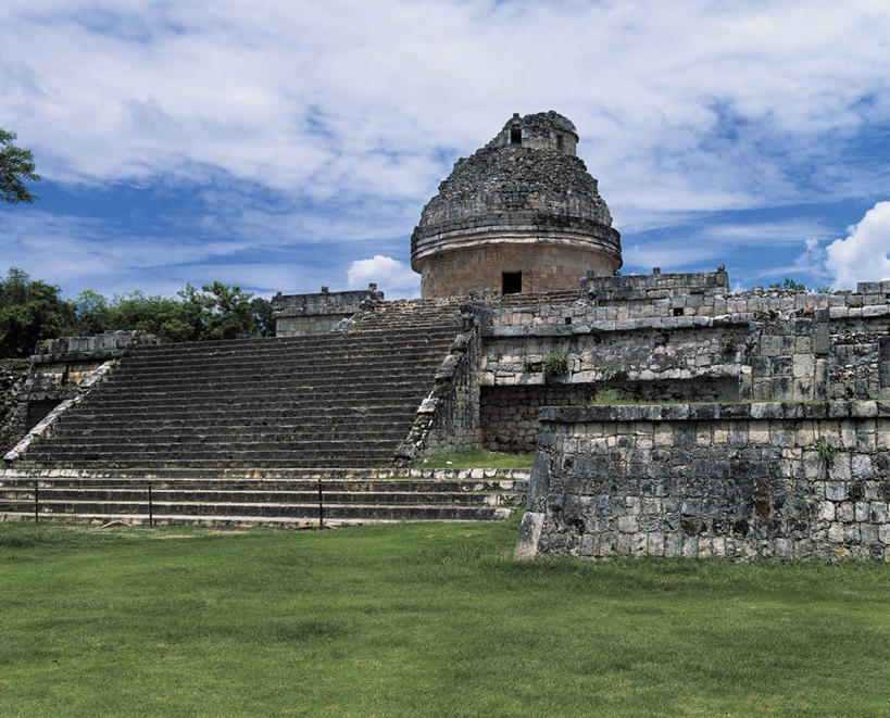 无人,天文台,横图,室外,白天,建筑,墨西哥,历史,石墙,废墟,台阶,地标建筑,摄影,考古学,拉丁美洲,玛雅文明,天文学,尤卡坦州,古代文明,彩图,托尔特克人,拉美文明,过去