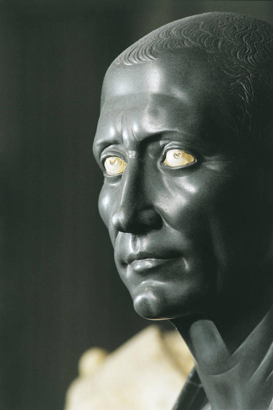 头,无人,竖图,室内,特写,白天,雕塑,标志,雕像,符号,大理石,标识,古罗马,人体,摄影,皇帝,性别符号,美术工艺,恺撒大帝,头部,彩图,男性符号