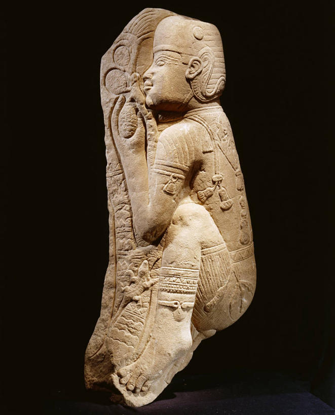 无人,竖图,侧面,城市,水果,非洲,埃及,苏丹,黑色背景,标志,符号,拿着,历史,标识,饮食,一个,赤脚,摄影,单个,中东,北非,首府,阿拉伯埃及共和国,金字塔之国,棉花之国,阿斯旺,阿斯旺省,阿非利加洲,性别符号,古埃及文明,古代文明,苏丹共和国,美术工艺,努比亚,库赖迈,彩图,影棚拍摄,努比亚文物遗址,努比亚遗址,男性符号,过去,减轻