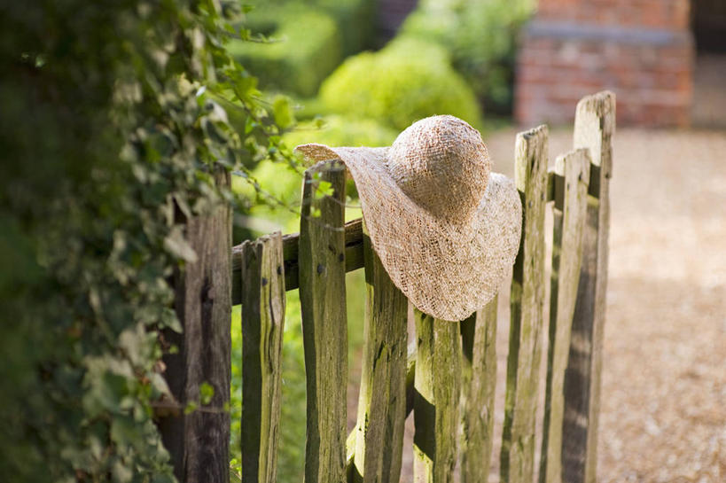 无人,横图,室外,特写,白天,美景,植物,静物,帽子,英国,木制,草帽,木材,大门,景观,英格兰,自然,遮阳帽,夏天,景色,摄影,自然风光,彩图,对焦