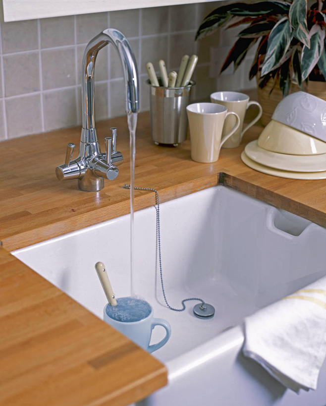 无人,管家,跑,竖图,室内,白天,水,厨房,餐具,木制,瓷砖,水槽,水龙头,现代,英格兰,米色,摄影,彩图