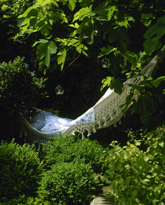 无人,竖图,室外,白天,吊床,家具,纺织品,装饰,庭院,院子,英格兰,夏天,摄影,生活方式,住房,肌理,彩图