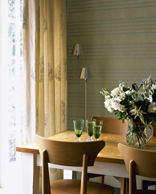 无人,竖图,室内,白天,壁纸,窗帘,桌子,橄榄,椅子,条纹,木制,饭厅,现代,英格兰,绿色,插花,摄影,式样,彩图