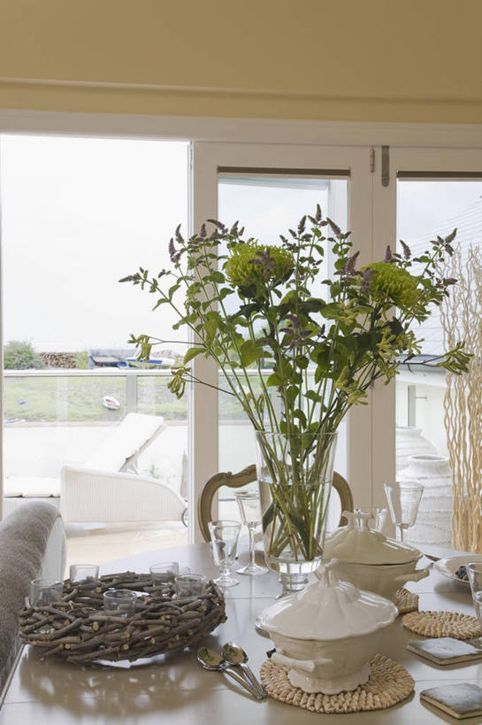 无人,竖图,室内,白天,桌子,餐具,装饰,饭厅,英格兰,插花,米色,摄影,彩图