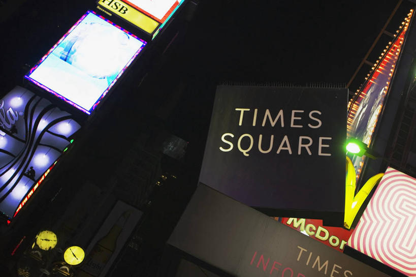无人,横图,室外,夜晚,城市,建筑,纽约,时间,文字,曼哈顿,光亮,图像,概念,摄影,英文字母,时代广场,照亮,都市风光,主题,视角,计时工具,百老汇,纽约州,构图,曼哈顿时代广场,大写字母,钟,彩图,时空
