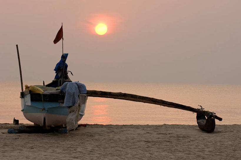 无人,横图,室外,白天,正面,旅游,度假,海浪,海洋,美景,日落,沙滩,船,印度,亚洲,沙子,海岸,景观,浪花,晚霞,霞光,落日,木船,沙地,娱乐,自然,海水,黄昏,交通工具,享受,休闲,棋子,景色,彩霞,放松,舟,自然风光,载具,南亚,海景,印度共和国,夕照,薄暮,果阿,果阿邦,大海,风浪,海,海水的波动,海滩,近岸浪,涌浪,夕阳,彩图,傍晚,斜阳