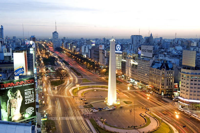 无人,家,高楼大厦,横图,俯视,航拍,室外,白天,度假,美景,日落,城市风光,标志建筑,城市,大厦,道路,地标,建筑,路,路灯,摩天大楼,公路,照明,阿根廷,阴影,光线,影子,房屋,屋子,景观,晚霞,霞光,落日,公寓,灯光,交通,首都,娱乐,建设,洋房,楼房,住宅,灯,黄昏,享受,休闲,景色,彩霞,南美,放松,照亮,南美洲,照明设备,拉丁美洲,鸟瞰,美洲,共和国广场,亚美利加洲,南亚美利加洲,阿根廷共和国,布宜诺斯艾利斯,夕照,薄暮,夕阳,马路,彩图,高角度拍摄,傍晚,房子,大楼,高层建筑,高楼,摩天楼,七月九日大道,布宜诺斯艾利斯方尖碑,斜阳,科连特斯大道
