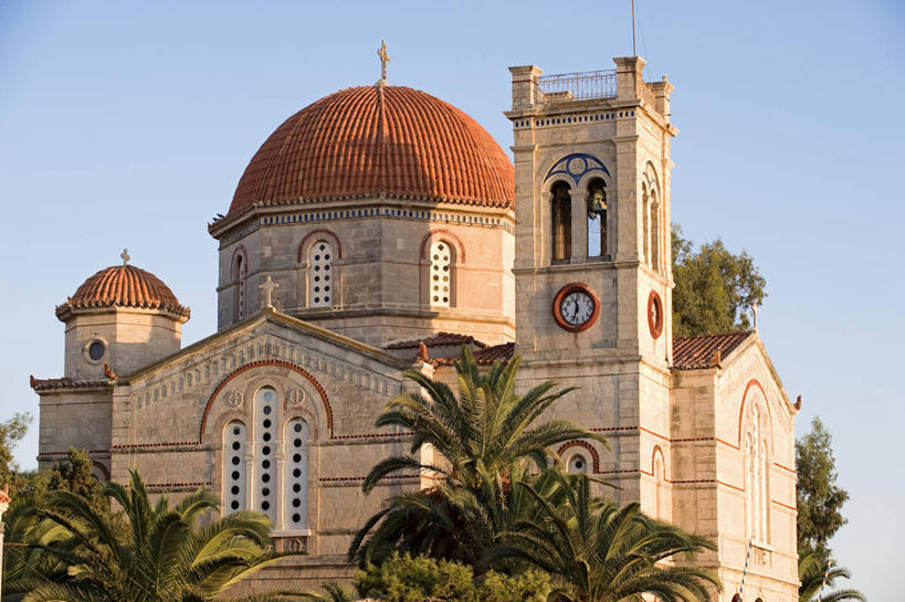 无人,教堂,横图,室外,白天,正面,旅游,度假,名胜古迹,植物,标志建筑,地标,建筑,棕榈树,叶子,希腊,欧洲,阴影,节日,遗迹,光线,影子,绿叶,古迹,文化,文物,娱乐,建设,古建筑,树,树木,蓝色,绿色,蓝天,天空,阳光,自然,天,祈祷,享受,休闲,健康,嫩叶,旅游胜地,放松,许愿,宗教,信仰,生长,晴朗,成长,纪念,祈求,基督教,天主教,信念,古文明,棕榈叶,希腊共和国,万里无云,东正教,希腊正教,正教,平安,叶,叶片,晴空,晴空万里,棕树,棕榈,彩图,大教堂,礼拜堂,阿尔戈.萨罗尼克群岛,埃伊纳岛,萨罗尼克群岛