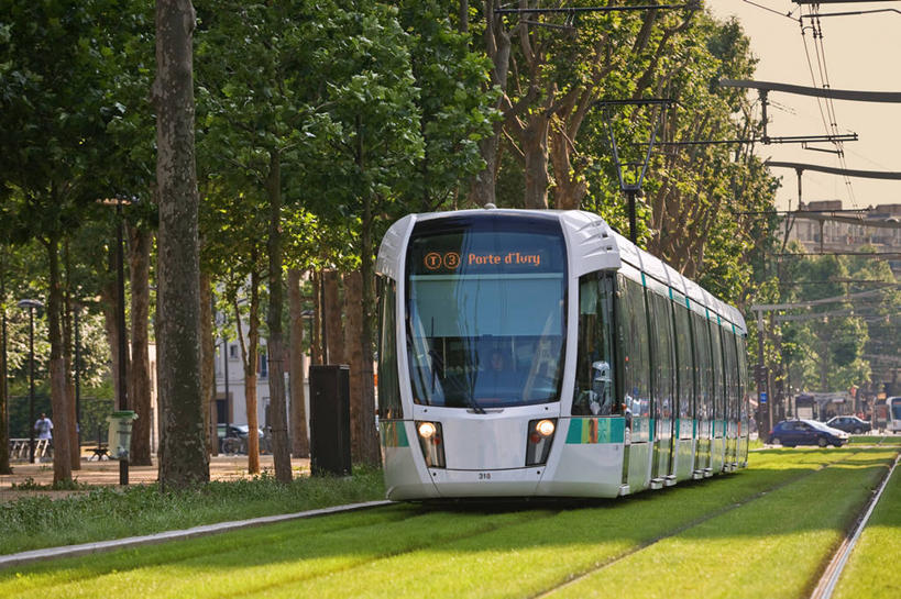 无人,横图,室外,白天,正面,度假,草地,草坪,美景,植物,城市风光,城市,路,铁路,汽车,电车,法国,巴黎,欧洲,阴影,光线,影子,景观,轨道,交通,铁轨,首都,娱乐,车,草,树,树木,绿色,阳光,自然,交通工具,享受,休闲,景色,放松,运输,生长,成长,有轨电车,西欧,法兰西,载具,法兰西共和国,法兰西第五共和国,法兰西岛,法兰西岛大区,彩图,巴黎省,巴黎市