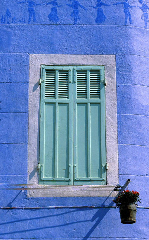 无人,家,竖图,室外,白天,正面,度假,美景,窗户,城市风光,城市,法国,欧洲,阴影,光线,影子,百叶窗,房屋,墙,屋子,景观,公寓,娱乐,洋房,楼房,墙壁,墙面,住宅,阳光,享受,休闲,景色,放松,西欧,法兰西,法兰西共和国,法兰西第五共和国,普罗旺斯.阿尔卑斯.蓝色海岸,普罗旺斯.阿尔卑斯.蓝色海岸大区,罗讷河口省,罗讷河口,彩图,房子,阿洛,马赛区