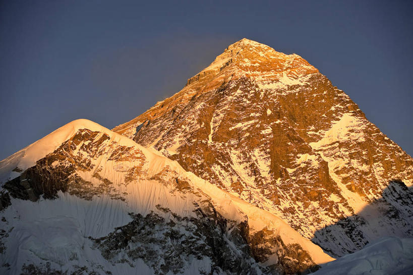 无人,公园,横图,室外,白天,正面,旅游,度假,石头,美景,山,雪,雪山,大雪,珠峰,尼泊尔,中国,亚洲,阴影,光线,石子,影子,冰,积雪,景观,山顶,山峰,雪景,冬季,冬天,山峦,娱乐,蓝色,蓝天,天空,阳光,自然,天,享受,休闲,景色,放松,寒冷,晴朗,冰冷,国家公园,自然风光,南亚,东亚,万里无云,尼泊尔王国,中华人民共和国,珠穆朗玛峰,严寒,冰凉,酷寒,凛冽,凛凛,极冷,颠峰,极峰,圣母峰,珠穆朗玛,珠穆朗玛峰国家公园,萨加玛塔峰,石块,岩石,晴空,晴空万里,彩图