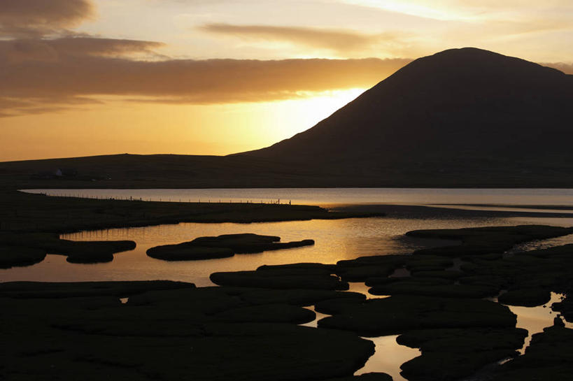 无人,横图,室外,白天,正面,旅游,度假,海浪,海洋,石头,美景,日落,沙滩,英国,欧洲,沙子,石子,海岸,景观,浪花,晚霞,霞光,落日,沙地,背光,娱乐,苏格兰,自然,海水,黄昏,享受,休闲,景色,彩霞,放松,西欧,自然风光,大不列颠,逆光,海景,大不列颠及北爱尔兰联合王国,苏格兰王国,夕照,薄暮,外赫布里底群岛,大海,风浪,海,海水的波动,海滩,近岸浪,石块,岩石,涌浪,夕阳,彩图,傍晚,刘易斯和哈里斯岛,大不列颠王国,大英帝国,联合王国,日不落帝国,斜阳,哈里斯岛