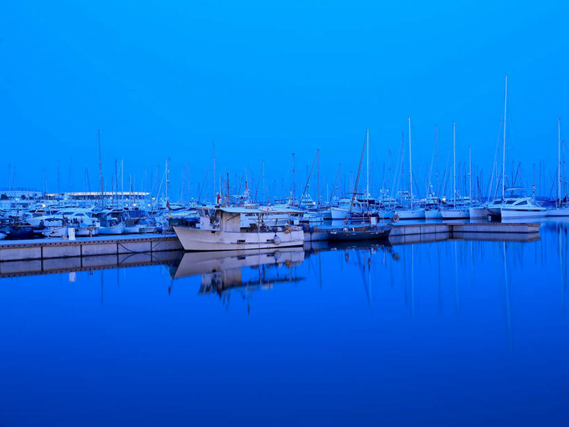 帆船,无人,码头,横图,室外,夜晚,正面,旅游,度假,海浪,海洋,美景,港口,船,法国,欧洲,戛纳,景观,浪花,娱乐,蓝色,倒影,蓝天,天空,自然,海水,交通工具,天,享受,休闲,景色,放松,倒映,西欧,法兰西,自然风光,载具,海景,滨海阿尔卑斯,游艇码头,法兰西共和国,法兰西第五共和国,反照,普罗旺斯.阿尔卑斯.蓝色海岸,普罗旺斯.阿尔卑斯.蓝色海岸大区,滨海阿尔卑斯省,坎城,康城,大海,风浪,海,海水的波动,近岸浪,涌浪,彩图,摆渡口,埠头,渡口,渡头,港湾,海港,口岸