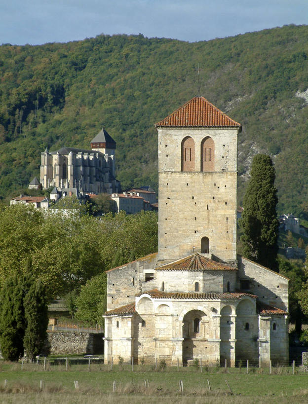 无人,家,教堂,竖图,室外,白天,正面,旅游,度假,草地,草坪,名胜古迹,山,山脉,植物,标志建筑,地标,建筑,法国,欧洲,阴影,节日,遗迹,光线,影子,房屋,屋子,山峰,山峦,古迹,文化,文物,娱乐,建设,古建筑,楼房,住宅,草,树,树木,蓝色,绿色,蓝天,天空,阳光,自然,群山,天,祈祷,享受,休闲,健康,旅游胜地,放松,许愿,宗教,信仰,生长,晴朗,成长,纪念,祈求,西欧,法兰西,信念,古文明,万里无云,法兰西共和国,法兰西第五共和国,南部.比利牛斯,南部.比利牛斯大区,上加龙,上加龙省,平安,晴空,晴空万里,彩图,房子,大教堂,礼拜堂,瓦尔卡布雷尔,圣戈当区