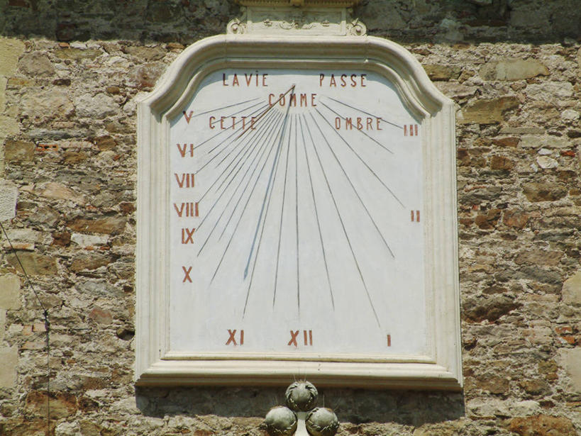 无人,横图,室外,特写,白天,正面,静物,法国,欧洲,阴影,时间,光线,英文,标志,文字,影子,字符,字母,墙,计时,标识,墙壁,墙面,阳光,英文字母,准确,西欧,法兰西,精准,日晷,法兰西共和国,法兰西第五共和国,日规,南部.比利牛斯,南部.比利牛斯大区,塔恩.加龙省,彩图,阿尔比区,雷阿尔蒙