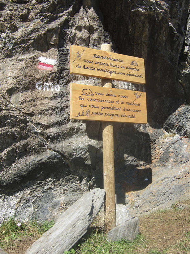 无人,公园,竖图,室外,白天,正面,旅游,度假,石头,美景,山,山脉,法国,欧洲,阴影,光线,石子,影子,景观,山峰,山峦,娱乐,阳光,自然,群山,享受,休闲,景色,放松,国家公园,西欧,法兰西,自然风光,法兰西共和国,法兰西第五共和国,南部.比利牛斯,上比利牛斯省,南部.比利牛斯大区,石块,岩石,彩图,比利牛斯国家公园