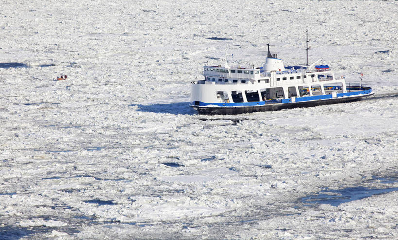 无人,码头,横图,俯视,室外,白天,旅游,度假,河流,美景,水,港口,船,客轮,加拿大,一艘,冰,河水,景观,水流,娱乐,自然,交通工具,浮冰,享受,休闲,景色,放松,寒冷,冰冷,北美,北美洲,渡轮,客船,自然风光,载具,美洲,省会,北亚美利加洲,亚美利加洲,严寒,冰凉,酷寒,凛冽,凛凛,极冷,流冰,浮冰块,圣劳伦斯河,魁北克,魁北克城,魁北克省,魁北克市,彩图,高角度拍摄,摆渡口,埠头,渡口,渡头,港湾,海港,货运码头,口岸,商港,古壁省,魁省,利维