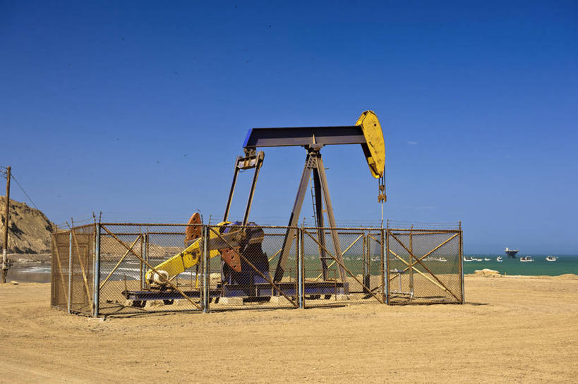 无人,横图,室外,白天,正面,度假,美景,沙滩,城市风光,城市,汽车,秘鲁,阴影,光线,沙子,影子,海岸,景观,沙地,娱乐,车,黄色,蓝色,蓝天,天空,阳光,交通工具,天,享受,休闲,机械,工程车,景色,南美,放松,晴朗,一台,挖掘机,南美洲,拉丁美洲,载具,美洲,挖土机,万里无云,秘鲁共和国,亚美利加洲,南亚美利加洲,玉米之仓,交通运输,农用机械,海滩,晴空,晴空万里,彩图,皮乌拉,皮乌拉省