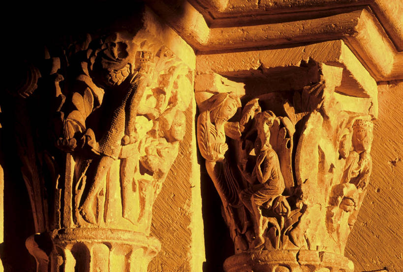 无人,教堂,横图,室外,特写,白天,仰视,日落,静物,雕塑,法国,欧洲,节日,艺术,装饰,雕刻,雕像,柱子,晚霞,霞光,落日,文化,两个,黄昏,工艺品,祈祷,健康,彩霞,许愿,宗教,信仰,纪念,祈求,美术,勃艮第,西欧,法兰西,主题,陈列,信念,法兰西共和国,功能,美学,法兰西第五共和国,夕照,薄暮,勃艮第大区,约讷省,平安,夕阳,彩图,低角度拍摄,傍晚,大教堂,礼拜堂,阿瓦隆区,弗泽莱,斜阳