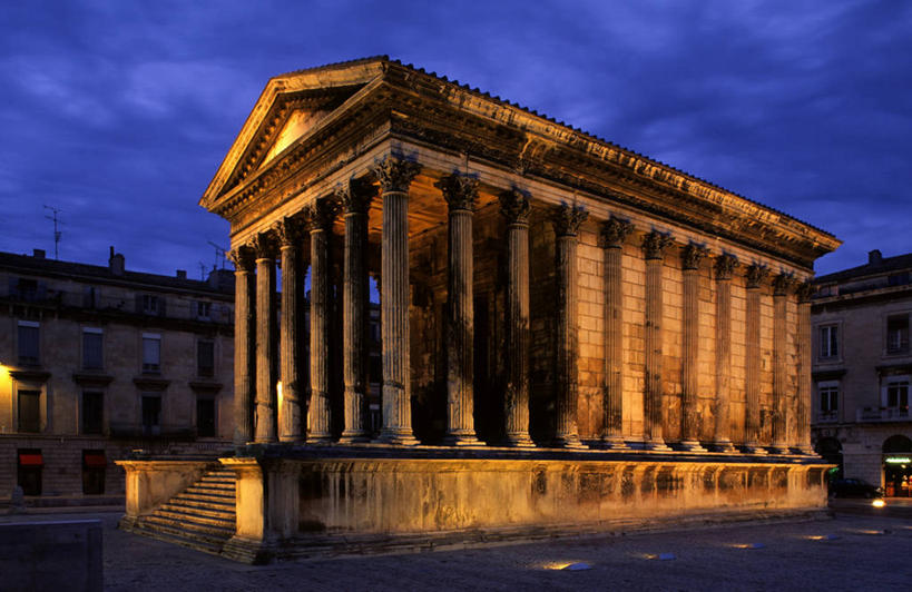 无人,博物馆,横图,室外,夜晚,仰视,旅游,度假,名胜古迹,标志建筑,地标,建筑,夜景,法国,欧洲,一排,许多,阴影,研究,遗迹,整齐,并列,并排,光线,影子,柱子,云,云朵,灯光,很多,教育,云彩,古迹,文物,娱乐,建设,古建筑,排列,蓝色,白云,蓝天,天空,天,享受,休闲,旅游胜地,放松,晴朗,展览,西欧,队列,欣赏,法兰西,平行,陈列,古文明,法兰西共和国,尼姆,法兰西第五共和国,加尔省,朗格多克.鲁西永,典藏,朗格多克.鲁西永大区,晴空,彩图,低角度拍摄