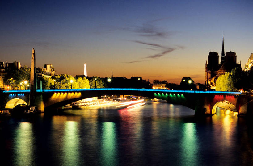 无人,家,教堂,横图,室外,白天,正面,旅游,度假,河流,名胜古迹,日落,水,标志建筑,地标,建筑,路灯,桥梁,照明,法国,巴黎,巴黎圣母院,欧洲,节日,遗迹,房屋,屋顶,屋子,河水,水流,晚霞,霞光,云,云朵,落日,桥,灯光,首都,背光,云彩,顶棚,古迹,文化,文物,娱乐,建设,古建筑,石桥,楼房,拱桥,住宅,灯,蓝色,白云,倒影,蓝天,天空,黄昏,天,祈祷,享受,休闲,健康,旅游胜地,彩霞,放松,许愿,宗教,信仰,拱形,晴朗,纪念,人行桥,哥特式,石拱桥,祈求,照亮,倒映,基督教,照明设备,西欧,法兰西,塞纳河,逆光,信念,古文明,哥特式建筑,法兰西共和国,巴黎圣母院大教堂,法兰西第五共和国,法兰西岛,夕照,反照,薄暮,法兰西岛大区,城岛,西岱岛,西堤岛,平安,晴空,夕阳,彩图,傍晚,房子,大教堂,礼拜堂,斯德岛,西泰岛,巴黎省,巴黎市,斜阳