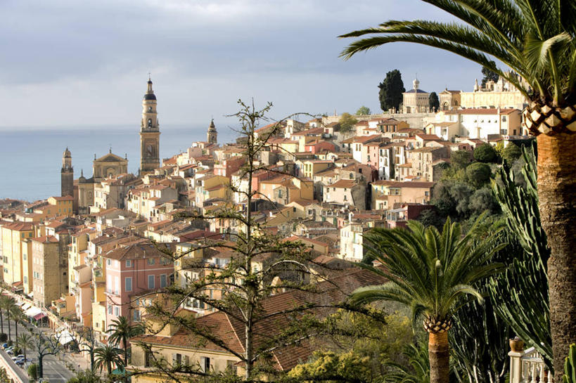 无人,家,横图,俯视,室外,白天,度假,海浪,海洋,美景,植物,城市风光,城市,棕榈树,叶子,法国,欧洲,阴影,光线,影子,房屋,屋子,景观,浪花,云,云朵,公寓,绿叶,云彩,娱乐,洋房,楼房,住宅,树,树木,蓝色,绿色,白云,蓝天,天空,阳光,自然,海水,天,享受,休闲,嫩叶,景色,放松,生长,晴朗,成长,西欧,法兰西,海景,棕榈叶,滨海阿尔卑斯,法兰西共和国,法兰西第五共和国,普罗旺斯.阿尔卑斯.蓝色海岸,普罗旺斯.阿尔卑斯.蓝色海岸大区,滨海阿尔卑斯省,叶,叶片,大海,风浪,海,海水的波动,近岸浪,涌浪,晴空,棕树,棕榈,彩图,高角度拍摄,房子,芒通