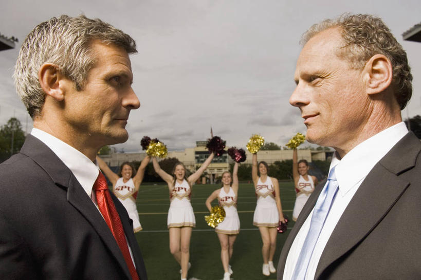 西方人,商务人士,商务男性,足球场,站,举,横图,室外,白天,正面,衬衫,裙子,西装,竞争,草地,草坪,植物,欧洲,欧洲人,一排,阴影,连衣裙,套装,正装,整齐,光线,影子,云,云朵,领带,许多人,云彩,职业装,相视,草,排列,蓝色,绿色,白云,蓝天,天空,阳光,天,托,站着,一群人,面对面,晴朗,对视,队列,相对,商务装,绿茵场,拉拉队,工薪阶层,相看,男人,男性,年轻男性,年轻女性,女人,女性,白种人,白领,上班族,晴空,举起,举手,举着,向上举,向上伸,向上托,站立,半身,彩图,衬衣,足球比赛场地