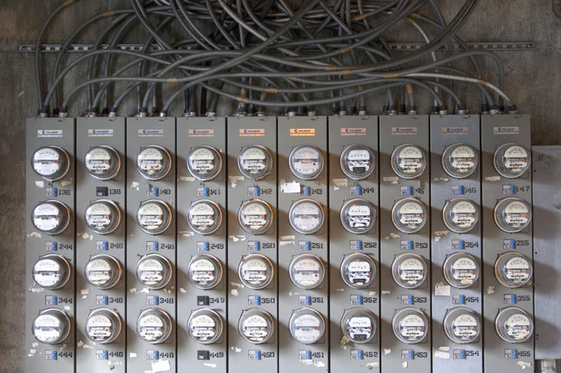 无人,横图,室内,白天,正面,一排,整齐,并列,并排,电力,电线,线,电能,线路,电表,排列,电,电源,电源线,队列,能量,平行,彩图