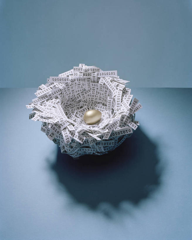 无人,竖图,俯视,室内,特写,白天,技术,数码,静物,阴影,蓝色背景,二进制,光线,标志,数字,文字,影子,纸,字符,蛋,鸡蛋,标识,一个,摄影,阿拉伯数字,影棚,单个,卵,计算机系统,数制,彩图,高角度拍摄,影棚拍摄,拍摄