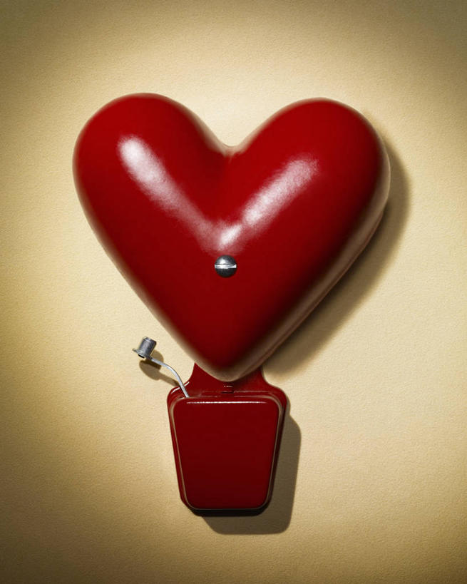 无人,竖图,室内,特写,白天,正面,爱情,静物,阴影,爱心,光线,影子,墙,浪漫,墙壁,墙面,红色,温暖,温馨,心形,恩爱,摄影,警铃,影棚,和睦,心型,彩图,影棚拍摄,拍摄,融洽