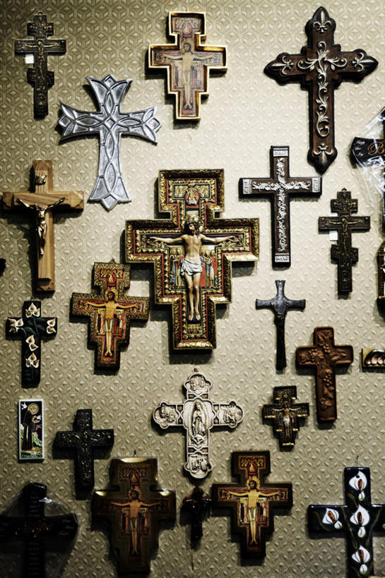 无人,竖图,室内,壁纸,美国,多米尼加,许多,吊挂,悬挂,标志,符号,很多,挂,标识,摄影,宗教,多样,北美,北美洲,基督,基督教,天主教,加利福尼亚,美洲,耶稣,教会,收集,首府,救世主,北亚美利加洲,亚美利加洲,性别符号,基利斯督,弥赛亚,默西亚,多米尼加共和国,彩图,男性符号,山美纳省,圣塔芭芭拉.山美纳